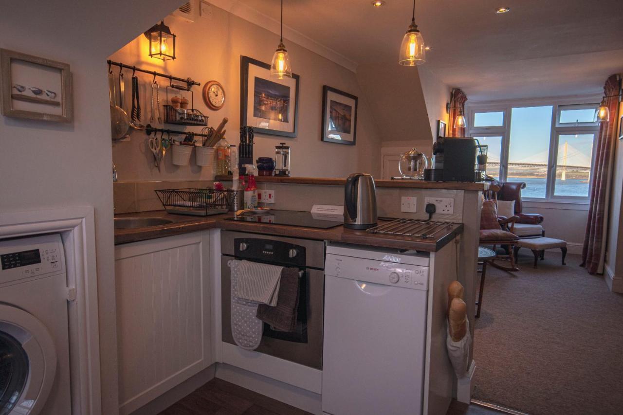 Forth Reflections Self Catering サウス・クィーンズフェリー エクステリア 写真