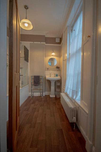 Forth Reflections Self Catering サウス・クィーンズフェリー エクステリア 写真